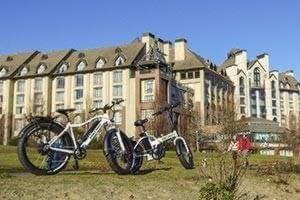 Delta Ocean Point Resort by electric bike