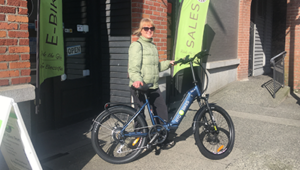 Happy customer with her new e-bike